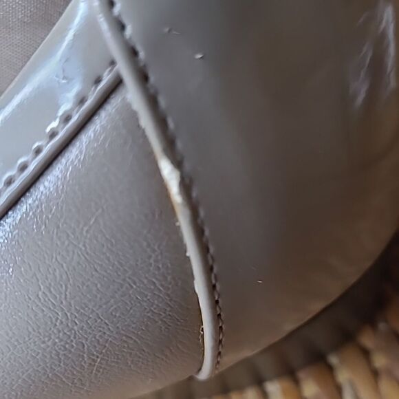 Life Stride soft system sz 8.5 patent leather slippers - Picture 13 of 15